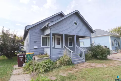 807 S 2nd Ave, Sioux Falls, SD 57104