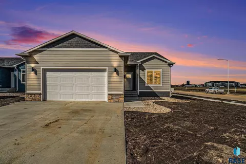 9000 W Counsel St, Sioux Falls, SD 57106