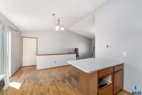 830 N Poplar Ave, Tea, SD 57064 photo 7