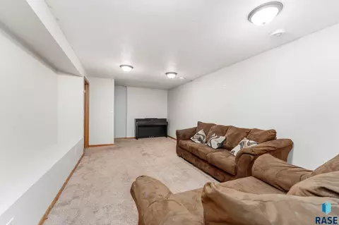 830 N Poplar Ave, Tea, SD 57064 photo 17