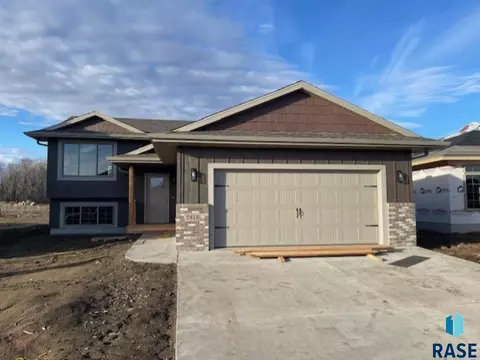 2813 S Lana Dr, Sioux Falls, SD 57106