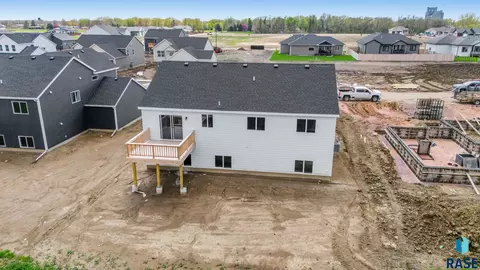 5924 S Hosta Ave, Sioux Falls, SD 57108 photo 4