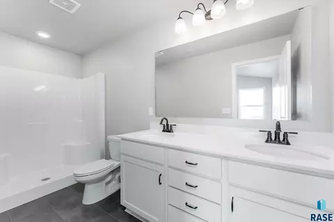 5924 S Hosta Ave, Sioux Falls, SD 57108 photo 16