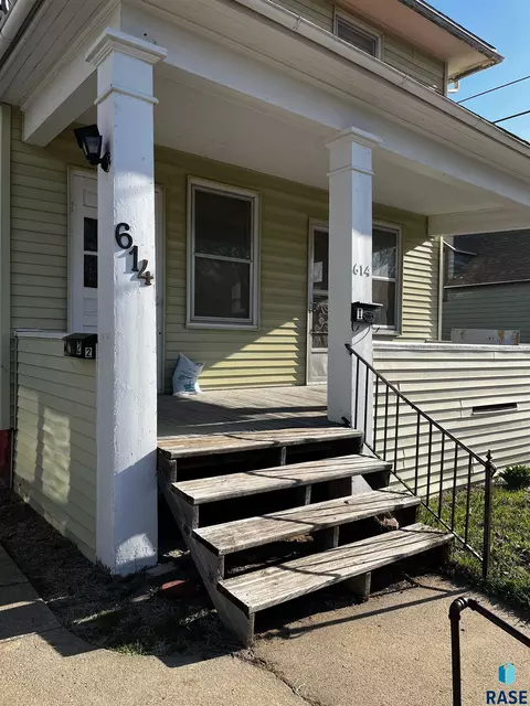 614 W 16th St, Sioux Falls, SD 57104