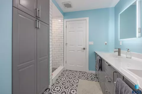 1700 E 11th St, Sioux Falls, SD 57103 photo 11