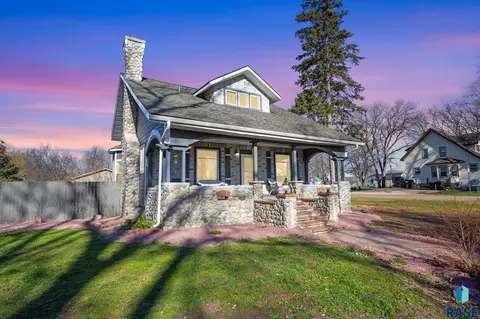 Exterior - 301 S Main St, Worthing, SD 57077 photo 2 of 34