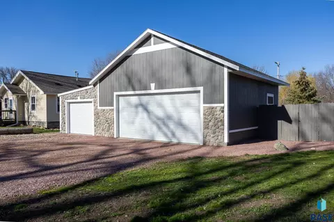 Exterior - 301 S Main St, Worthing, SD 57077 photo 8 of 34