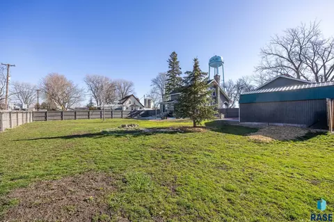 Exterior - 301 S Main St, Worthing, SD 57077 photo 30 of 34