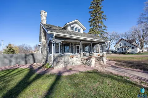 Exterior - 301 S Main St, Worthing, SD 57077 photo 31 of 34
