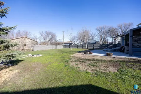Exterior - 301 S Main St, Worthing, SD 57077 photo 26 of 34