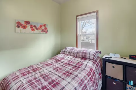 Bedroom - 809 E 5th St, Sioux Falls, SD 57103 photo 2 of 3