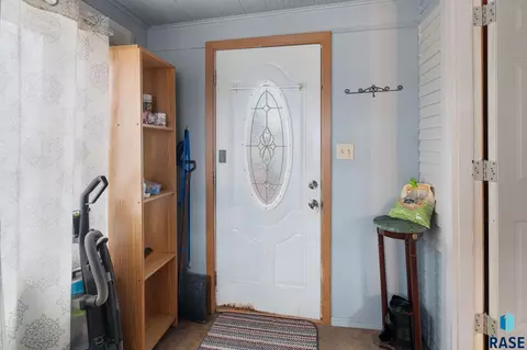 Entry Way - 809 E 5th St, Sioux Falls, SD 57103 photo 1 of 2