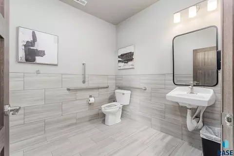 Bath - 1405 N Mae Pl, Tea, SD 57064 photo 1 of 2