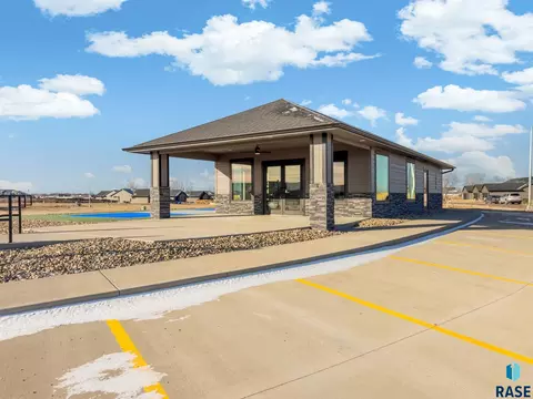Exterior - 1405 N Mae Pl, Tea, SD 57064 photo 1 of 6