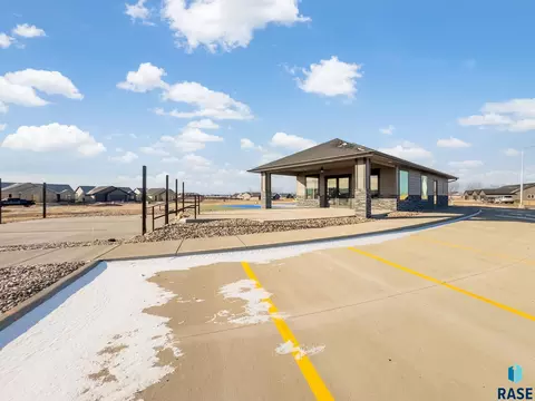Exterior - 1405 N Mae Pl, Tea, SD 57064 photo 3 of 6
