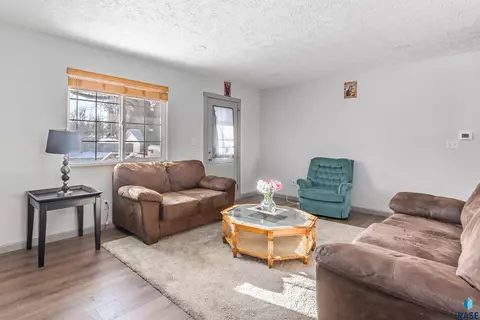 3108 E 12th St, Sioux Falls, SD 57103 photo 5