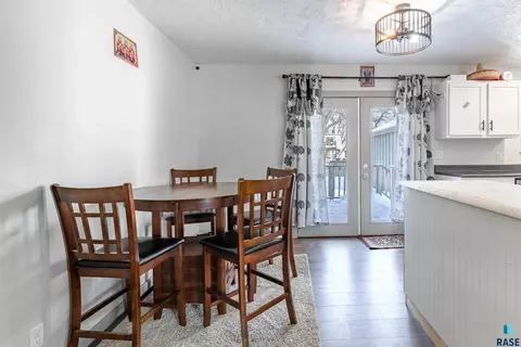 3108 E 12th St, Sioux Falls, SD 57103 photo 7