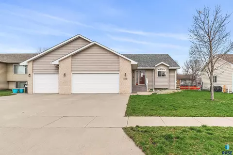 7716 W Marlis St, Sioux Falls, SD 57106