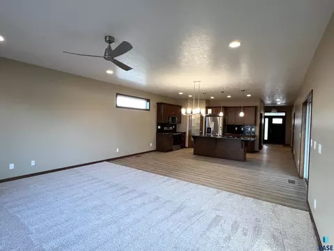 5516 E 65th St, Sioux Falls, SD 57108 photo 10