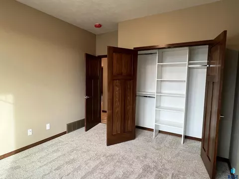 5516 E 65th St, Sioux Falls, SD 57108 photo 12