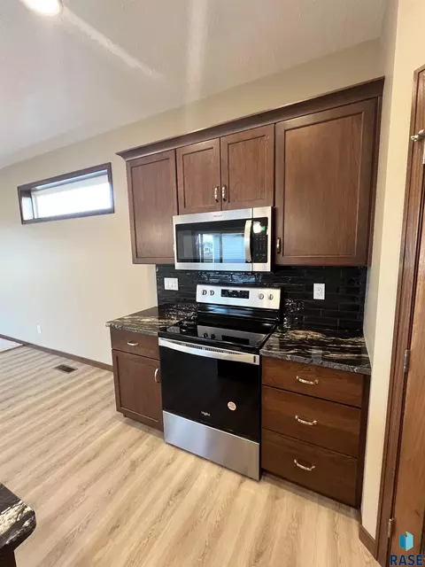 5516 E 65th St, Sioux Falls, SD 57108 photo 6