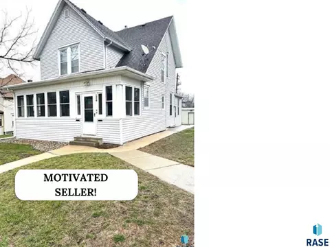 1008 S 1st Ave, Sioux Falls, SD 57105
