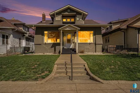 216 N French Ave, Sioux Falls, SD 57103