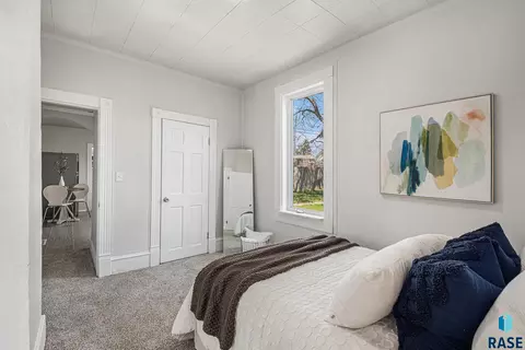 910 N Spring Ave, Sioux Falls, SD 57104 photo 14