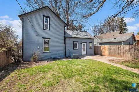 910 N Spring Ave, Sioux Falls, SD 57104 photo 24