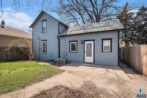 910 N Spring Ave, Sioux Falls, SD 57104 photo 23