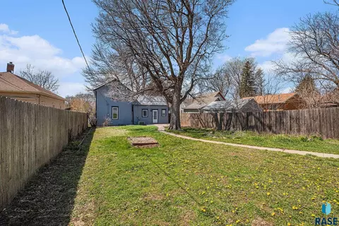 910 N Spring Ave, Sioux Falls, SD 57104 photo 21