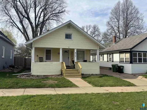 817 W 5th St, Sioux Falls, SD 57104