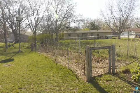 View/Area - 309 N Needles Dr, Brandon, SD 57005 photo 1 of 1