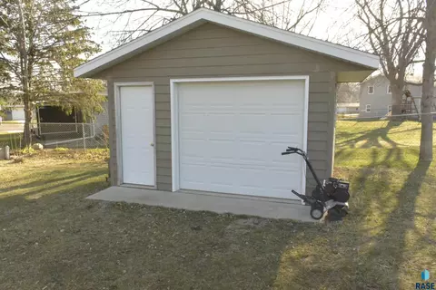 Exterior - 309 N Needles Dr, Brandon, SD 57005 photo 6 of 9