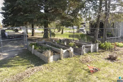 Exterior - 309 N Needles Dr, Brandon, SD 57005 photo 9 of 9