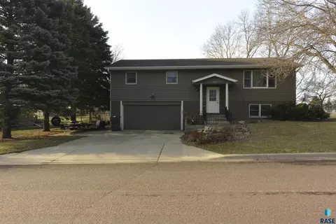 Exterior - 309 N Needles Dr, Brandon, SD 57005 photo 2 of 9