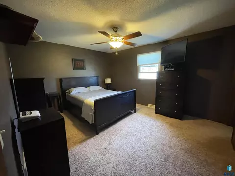Bedroom - 309 N Needles Dr, Brandon, SD 57005 photo 1 of 2