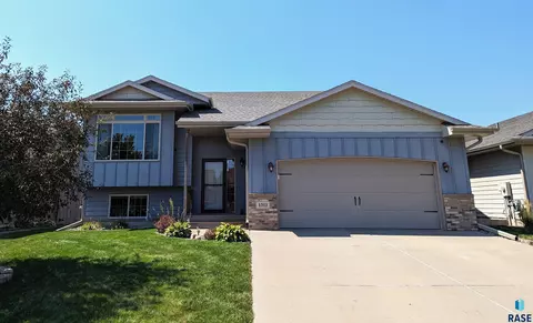 4513 S Tribbey Trl, Sioux Falls, SD 57106