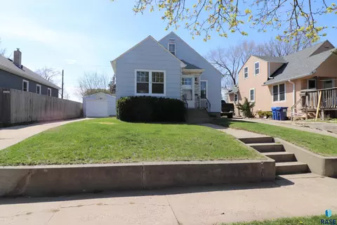 915 N Dakota Ave, Sioux Falls, SD 57104
