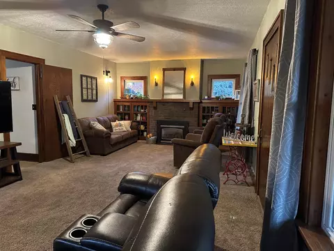Living - 316 E 3rd St, Freeman, SD 57029 photo 2 of 8