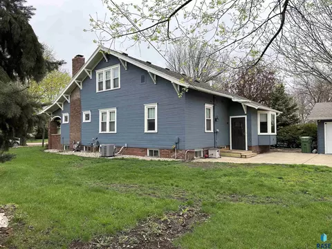 Exterior - 316 E 3rd St, Freeman, SD 57029 photo 6 of 14