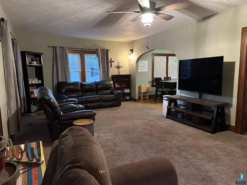 Living - 316 E 3rd St, Freeman, SD 57029 photo 6 of 8
