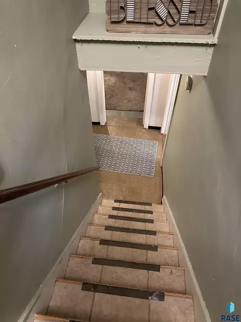 Entry Way - 316 E 3rd St, Freeman, SD 57029 photo 7 of 7