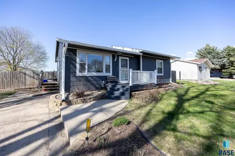 500 E 3rd St, Crooks, SD 57020 photo 2