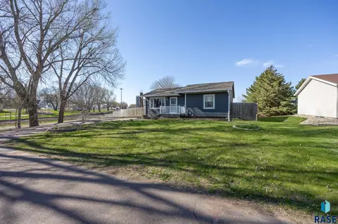 500 E 3rd St, Crooks, SD 57020 photo 5