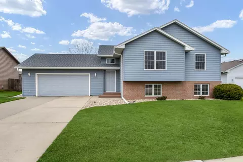 5519 S Wexford Ct, Sioux Falls, SD 57106