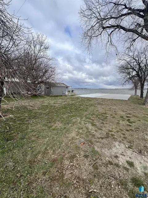 40452 S Shore Rd, Huron, SD 57350 photo 1