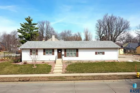 600 E 26th St, Sioux Falls, SD 57105