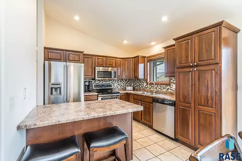 5608 S Culbert Ave, Sioux Falls, SD 57106 photo 9