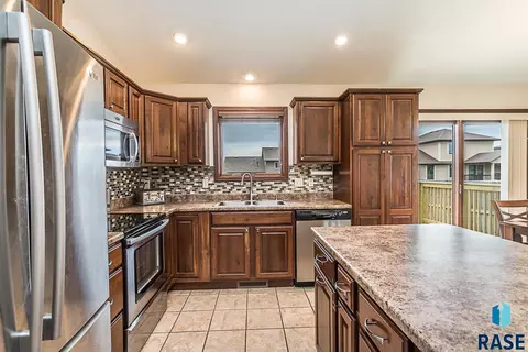 5608 S Culbert Ave, Sioux Falls, SD 57106 photo 11